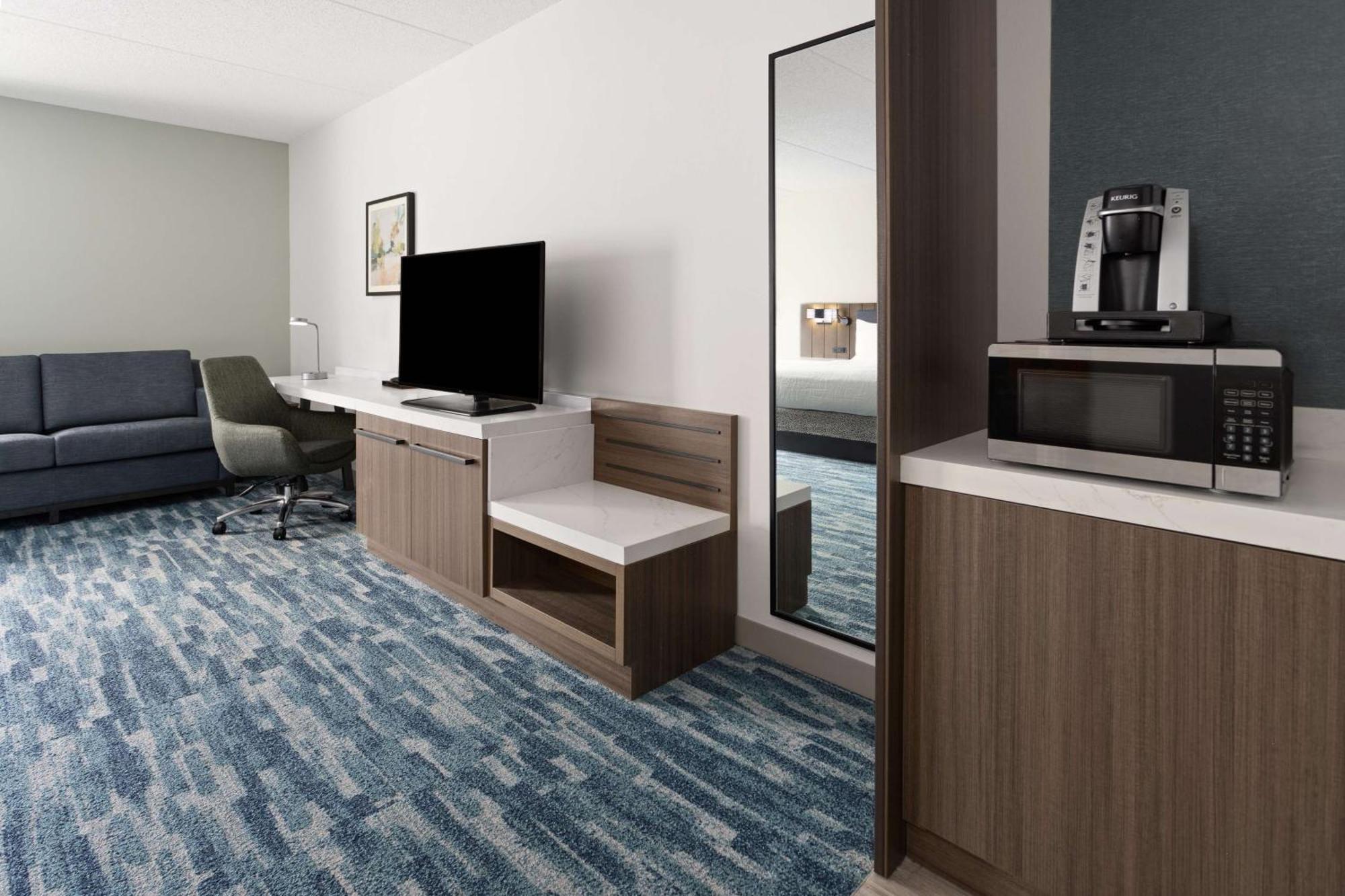 Hilton Garden Inn Winston-Salem/Hanes Mall מראה חיצוני תמונה